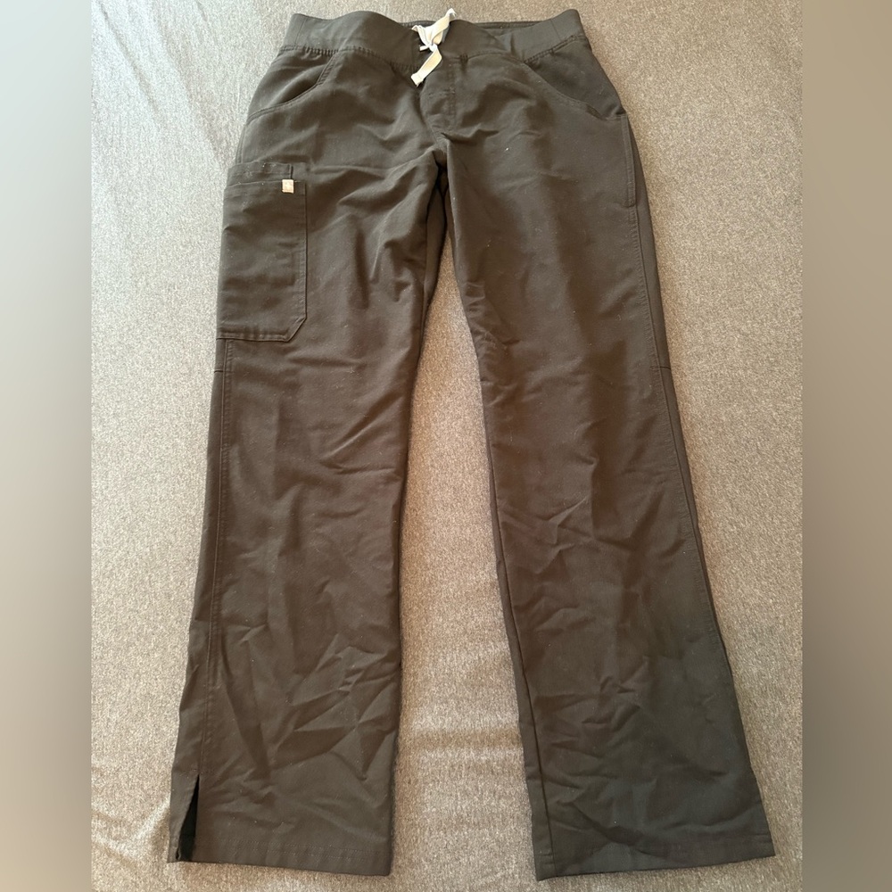 FIGS Black Women’s Scrub Pants M